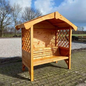 Maßgeschneiderte Bänke aus nachhaltigem Holz