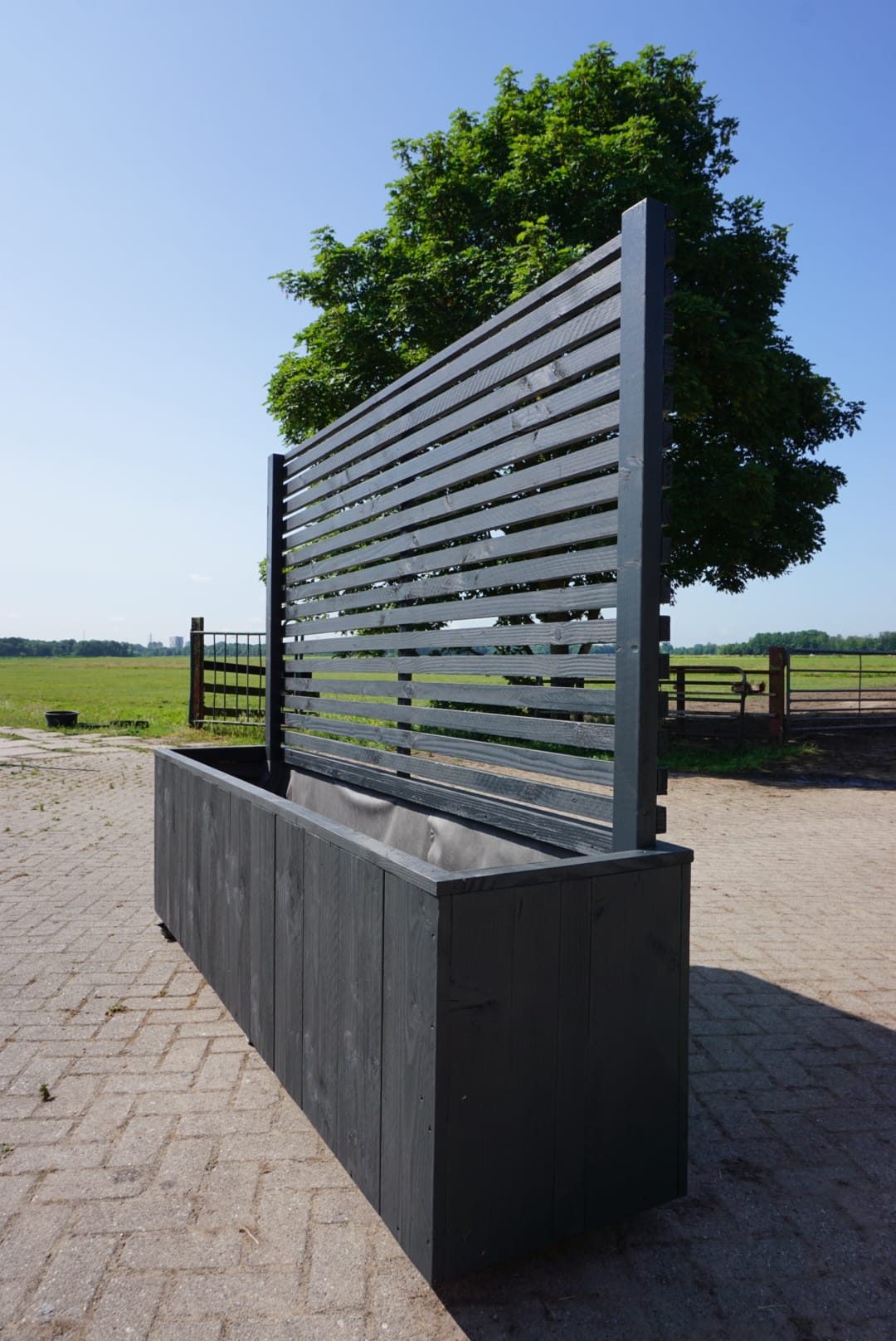 Pflanzkbel mit Rankgitter aus Douglasie Holz Anthrazit  Rechteckig -  Woodwork Voorschoten - Windschutz und Sichtschutz fr Gastronomie Terrassen
