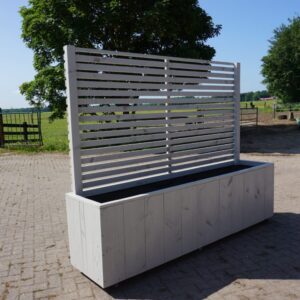 Woodwork-voorschoten-plantenbak-grijs-trellis-scherm-hout